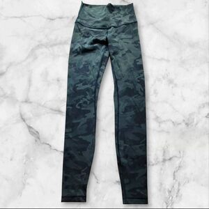 Lululemon Size 2 Camo Wunder Under HR 28"